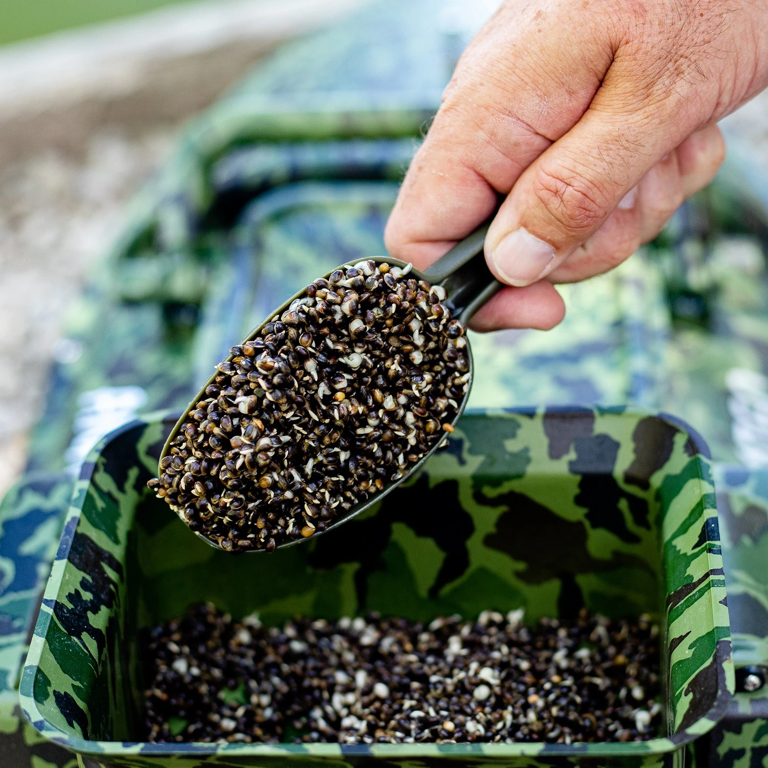 Trakker Bait Scoop Set 10 Trakker Bait Scoop Set - Image 8