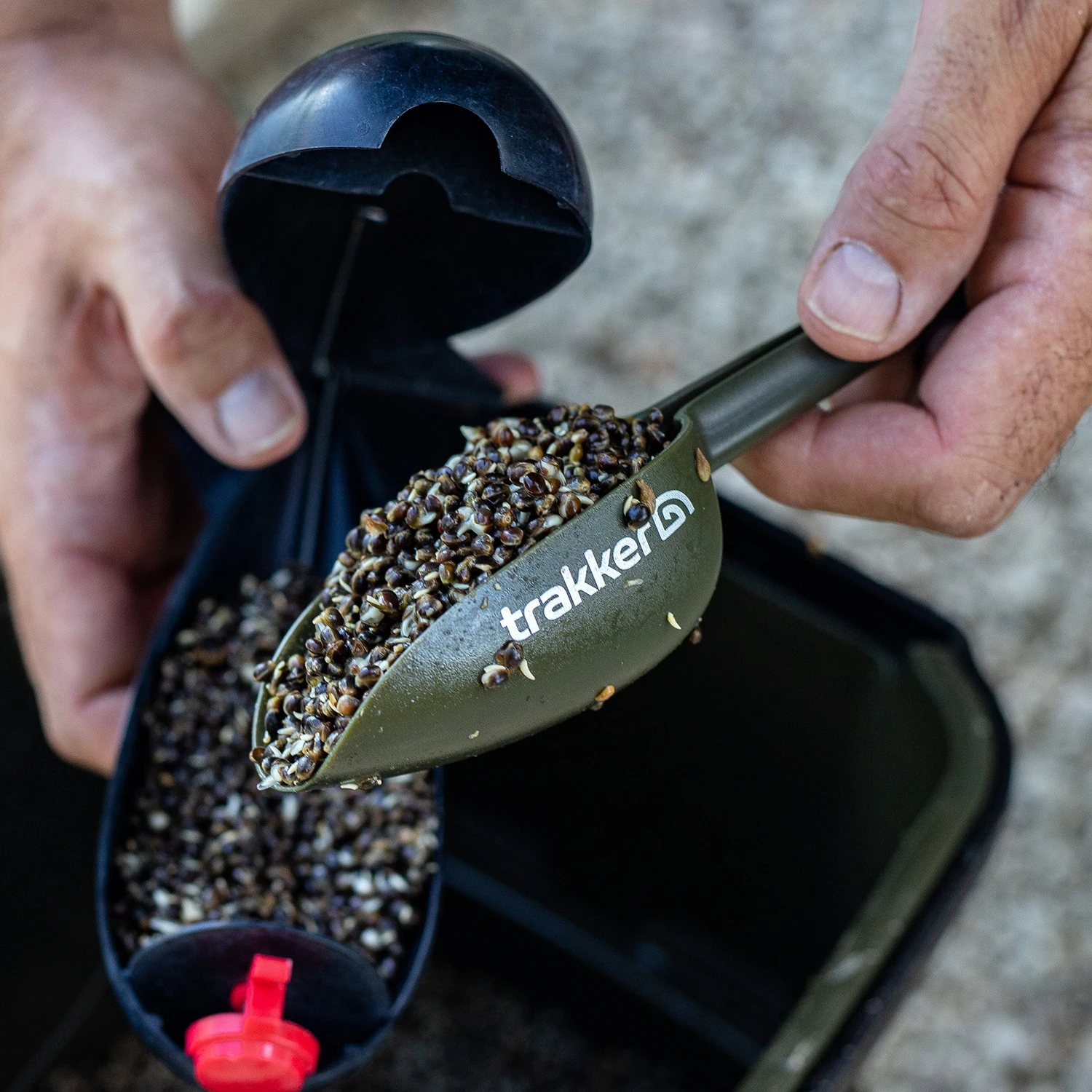 Trakker Bait Scoop Set 9 Trakker Bait Scoop Set - Image 7